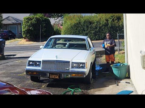 How to Replace Front Turn Signal Bulbs on a 2016 Buick Regal (7440NA/7444NA)
