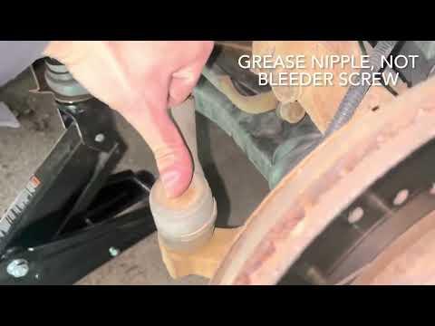 Olivier’s Garage - How to Replace Outer Tie Rod End - 2008 Ford Escape 3.0L V6 AWD