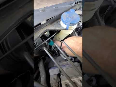 How to Replace Front Turn Signal Bulbs on a 2016 Mercedes-Benz GLE350