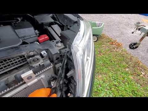 How to Replace Front Turn Signal Bulbs on a 2016 Nissan Pathfinder (7440A)