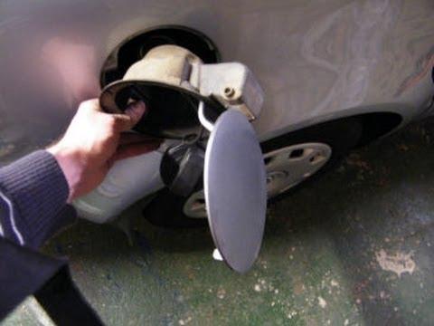 How to Replace the Fuel Cap on a 2016 Volkswagen Passat