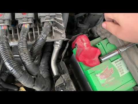How to Replace the Battery on a 2014 Chevrolet Equinox (12V)