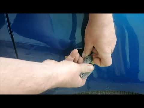 How to Replace the Front Turn Signal Bulb on a 2016 Toyota Yaris