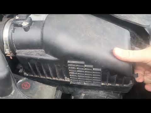 How to Replace the Engine Air Filter on a 2018 Honda Ridgeline (DIY Guide)