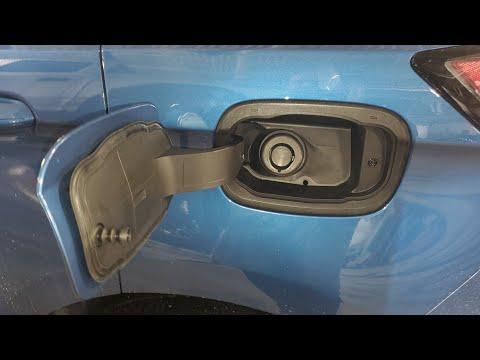 2015 - 2020 Ford Edge and EDGE ST Fuel Door Assembly Replacement - How To - not staying closed