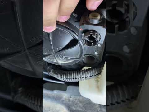 How to Replace Front Turn Signal Bulbs on a 2018 Chevrolet Suburban