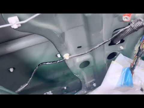 Honda CRV Front Drivers Window Regulator Replacement