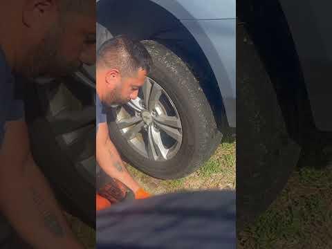 2014 Chevy equinox change brake pads rear and rear rotors