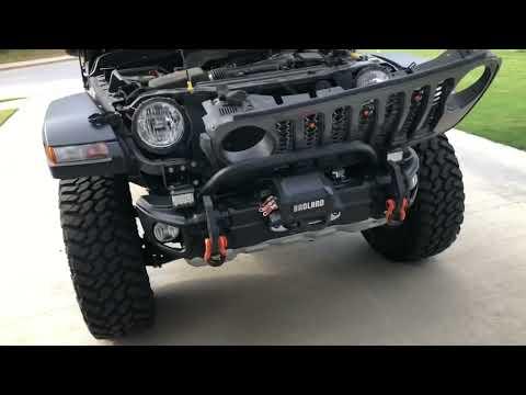 How to Replace Both Headlight Bulbs on a 2021 Jeep Gladiator (H13/9008)