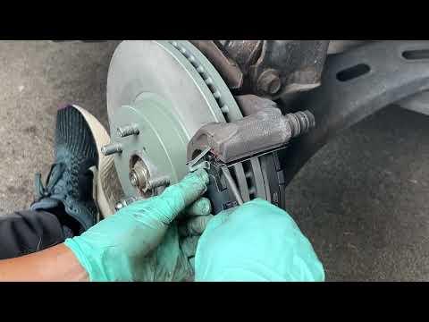 2015-2019 Subaru Outback front brake pads and rotors replacement