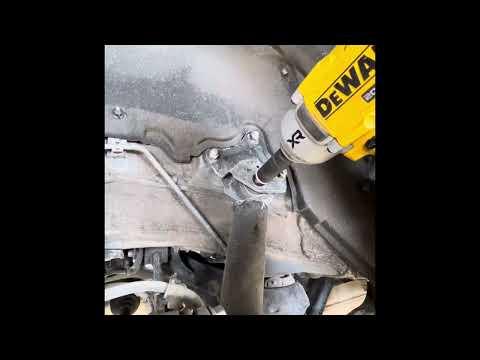 How to Replace Rear Shock Absorbers on a 2015 Toyota Highlander