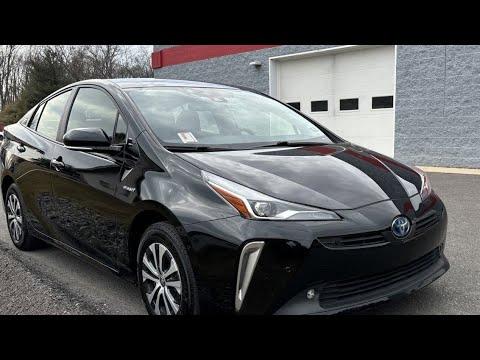 How to Replace the Engine Thermostat on a 2010-2018 Toyota Prius (Engine: Inline 4 1.8L)