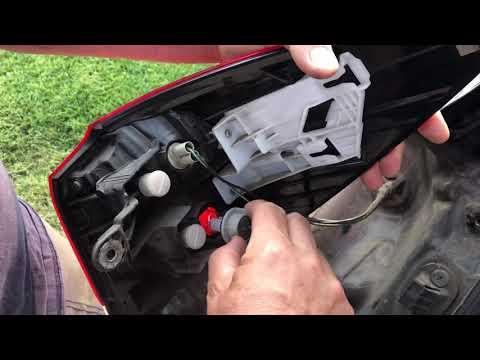 2010 Subaru Outback Taillight Bulb Replacement