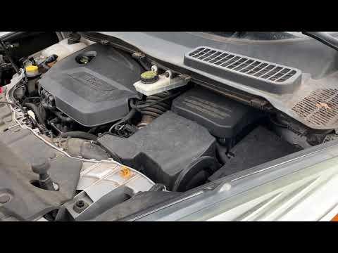 How to Replace the Engine Air Filter on a 2013-2019 Ford Escape 2.5L (Engine: Inline 4 2.5L)