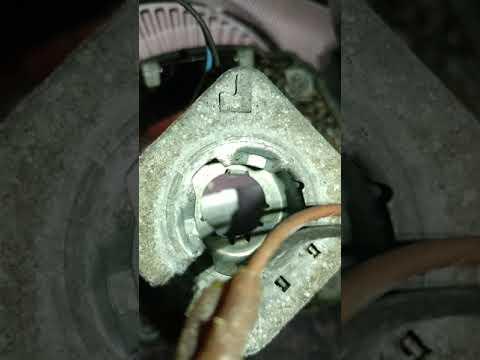 How to Replace the Front Turn Signal Bulb on a 2018 GMC Acadia (Bulb vs LED)