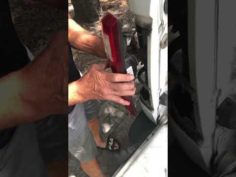 2016 Ford F250 Replace Rear turn signal/Brake light bulb