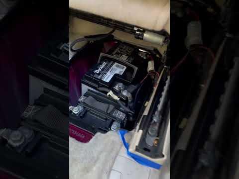 How to Replace the Battery on a 2017 Jeep Grand Cherokee