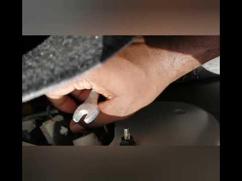 How to change Yaris 2016 Rear brake light