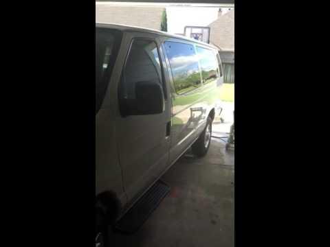 How to Replace Front Turn Signal Bulbs on a 2004 Ford E-150 (Step-by-Step)