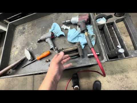 How to Replace Front Brake Pads and Rotors on a 2017-2020 Hyundai Elantra (Trim: SE | Engine: Inline 4 2.0L)