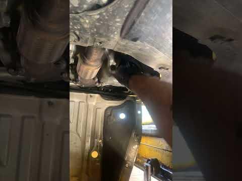 How to Change Engine Oil and Oil Filter on a 2018 Honda Civic (0W-20)
