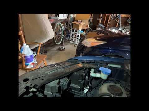 How to Replace Both Headlight Bulbs on a 2018 Volkswagen Tiguan (Halogen vs LED)