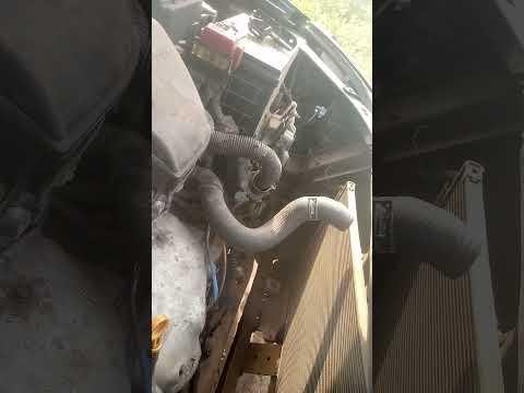 working on Nissan rogue thermostat problem 🔥