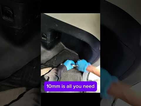How to replace Tail light Prius V on 30 seconds! #PriusV