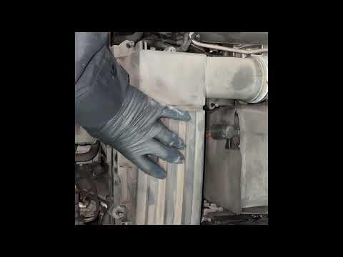 How to change the air filter on Volkswagen Passat 2012-2022
