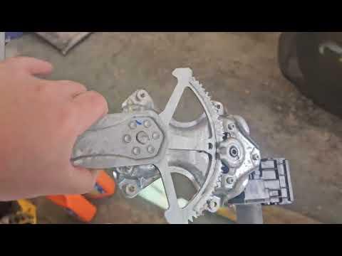 2020 Toyota Camry Window Regulator Install.