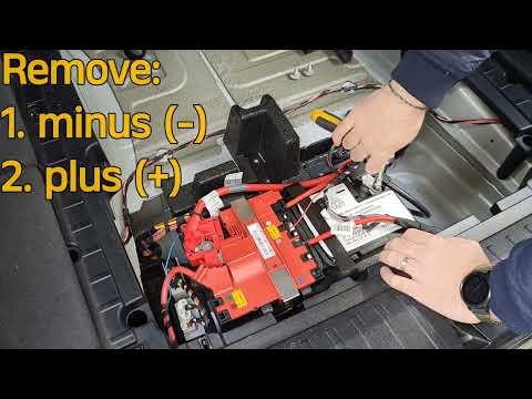 How to Replace and Register the Battery on a 2016 BMW X3 (AGM, F25)