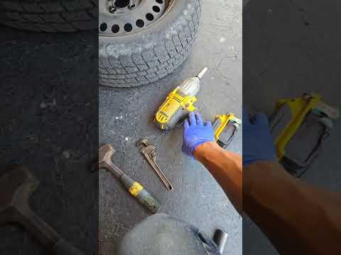 2016 Nissa Versa Note replacing outer tie rod and alignment (easy fix)