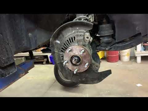 How to Replace Front Brake Pads on a 2019 Toyota Highlander (Step-by-Step Guide)