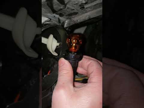 How to change a signal light bulb on a vw tiguan