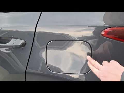 Kia Sportage 2015-2021: how to open fuel cap?