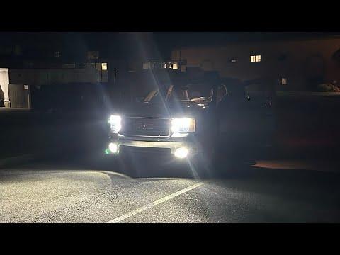 How to Replace the Front Turn Signal Bulbs on a 2012 GMC Sierra 1500