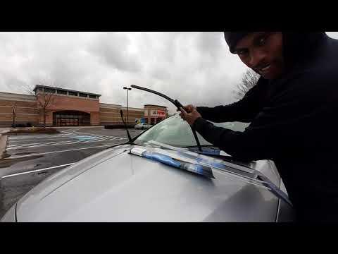 Replacing 2015 Ford Focus SE Front Windshield Wipers