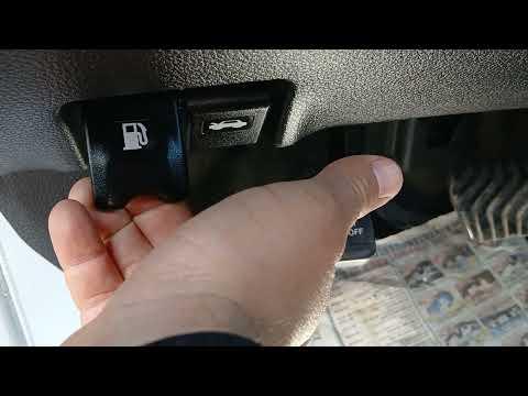How to Replace the Fuel Cap on a 2014 Nissan Rogue