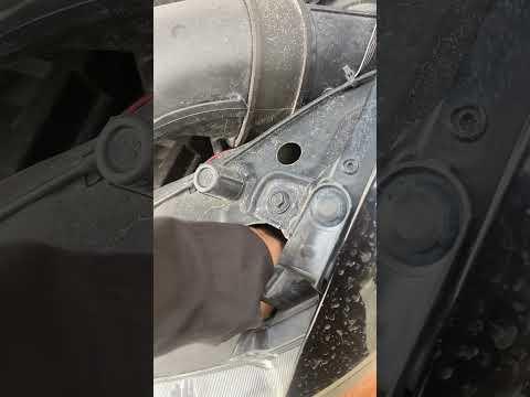 How to Replace Low & High Beam Headlight Bulbs on a 2016 Honda Odyssey (H11/9005)