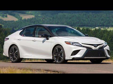 How to replace windshield wipers on a 2019 Toyota Camry
