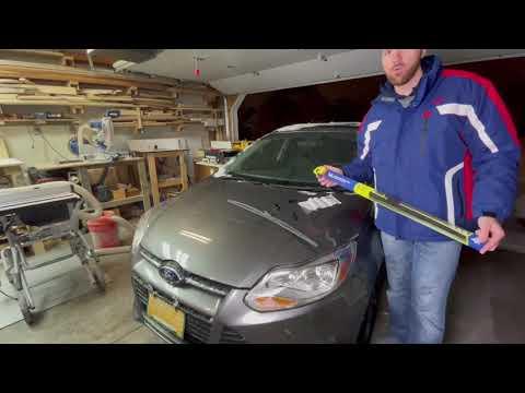 Wiper blade replacement - 2014 Ford Focus - 28" Michelin Guardian